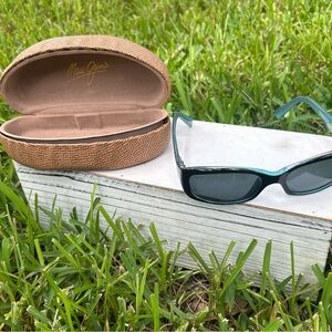 Maui Jim Black and Teal Punchbowl Prescription Sunglasses with Case